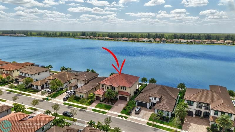 Property Photo: 9125 Parkland Bay Dr FL 33076
