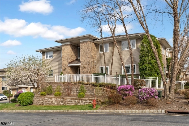 Property Photo: 8 Wilshire Ter 8 NJ 07405