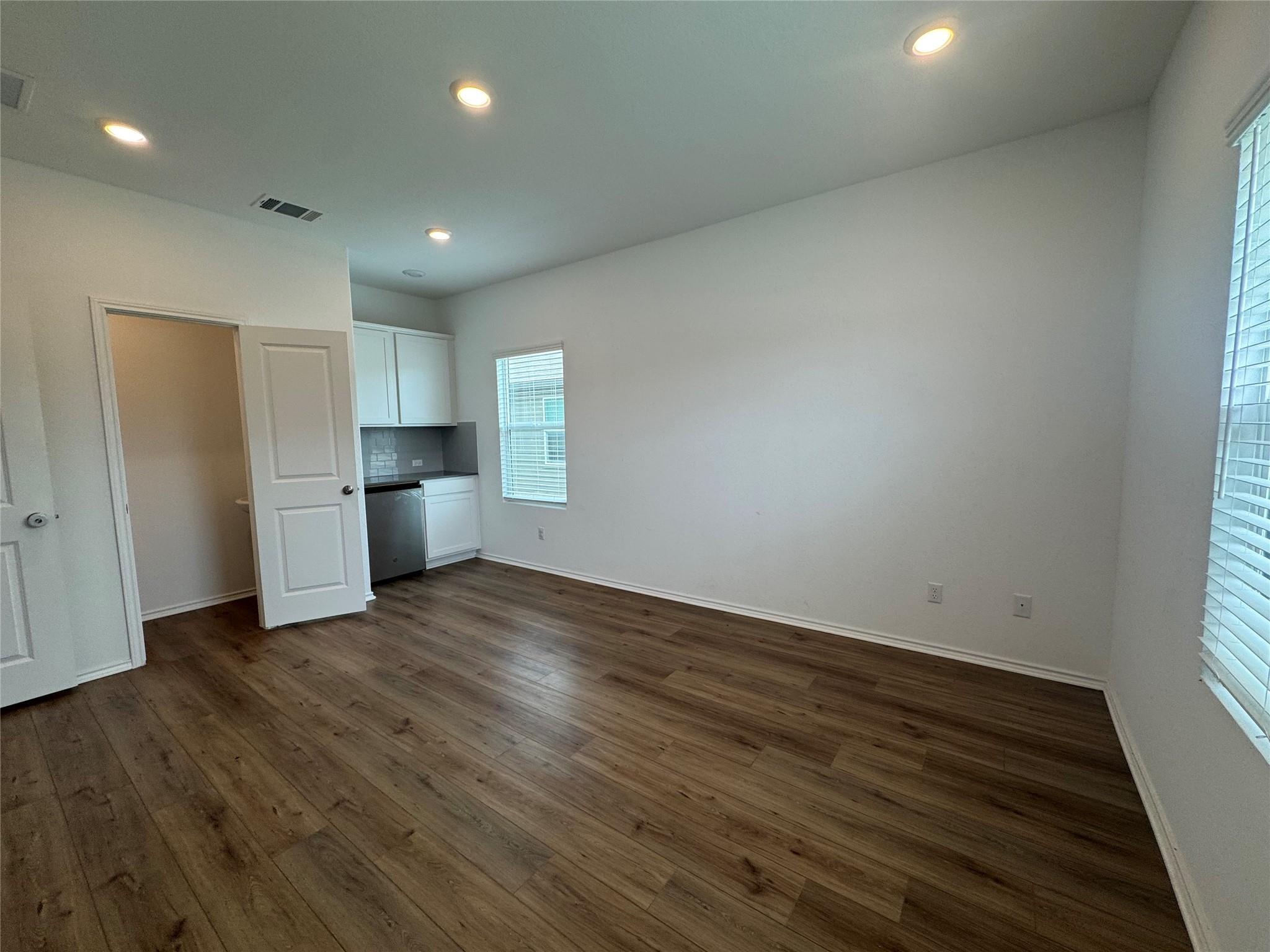 Property Photo: 208 Otter Road TX 78640