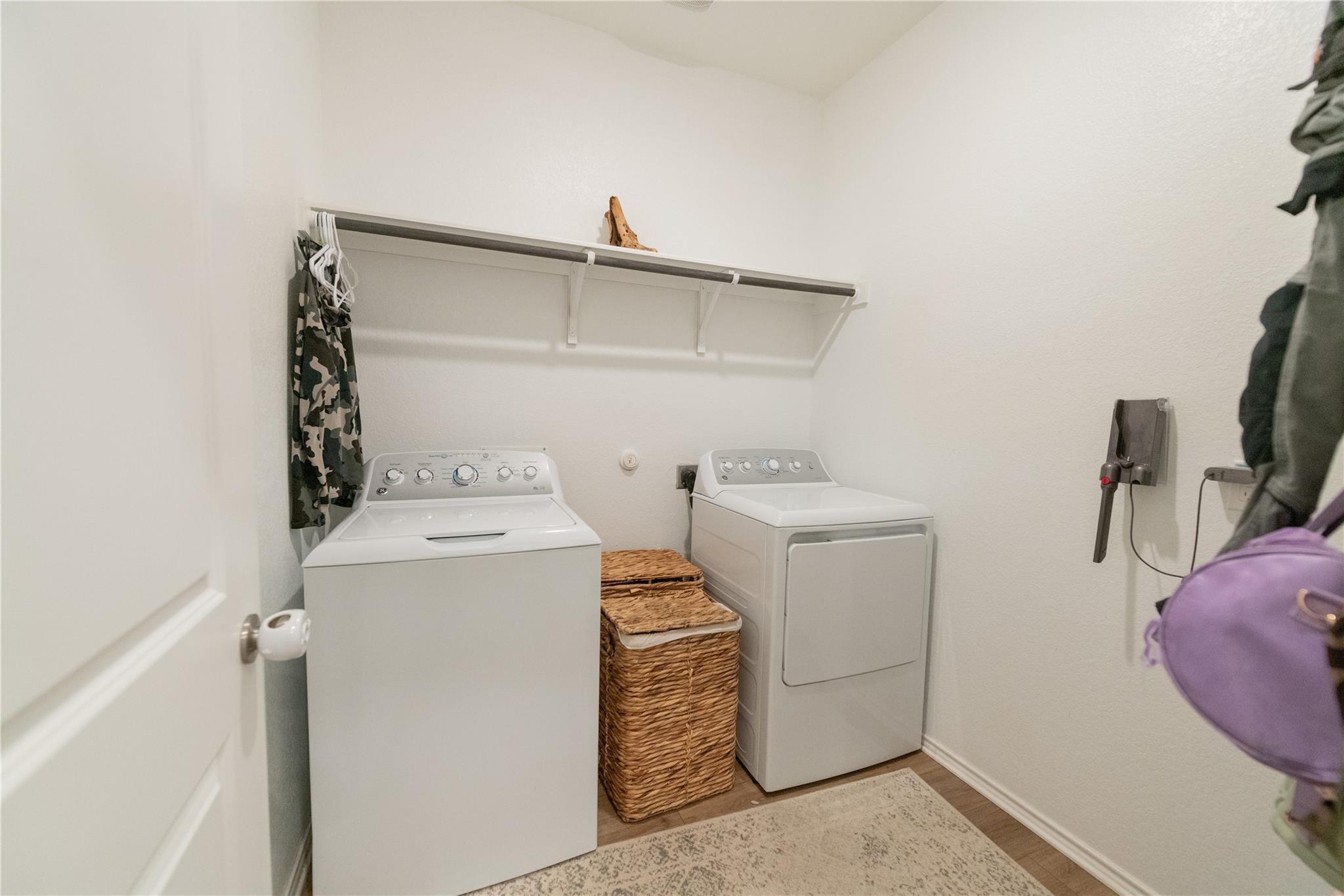Property Photo: 208 Otter Road TX 78640