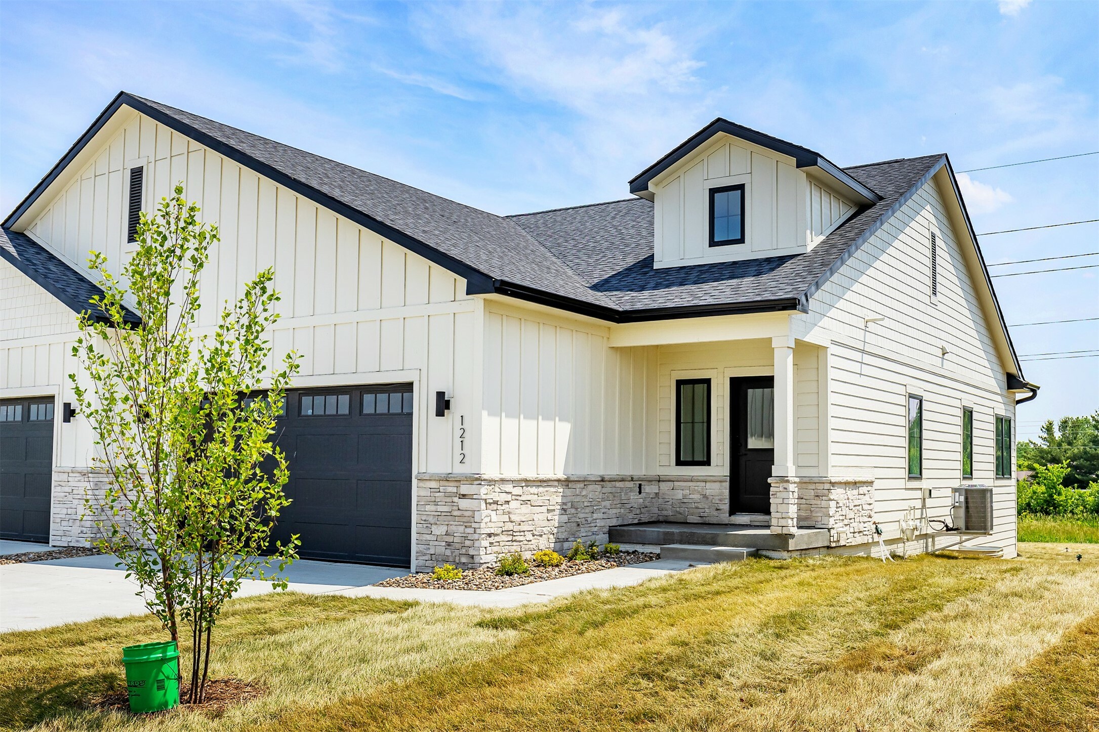 Property Photo:  1204 Westview Drive  IA 50124 