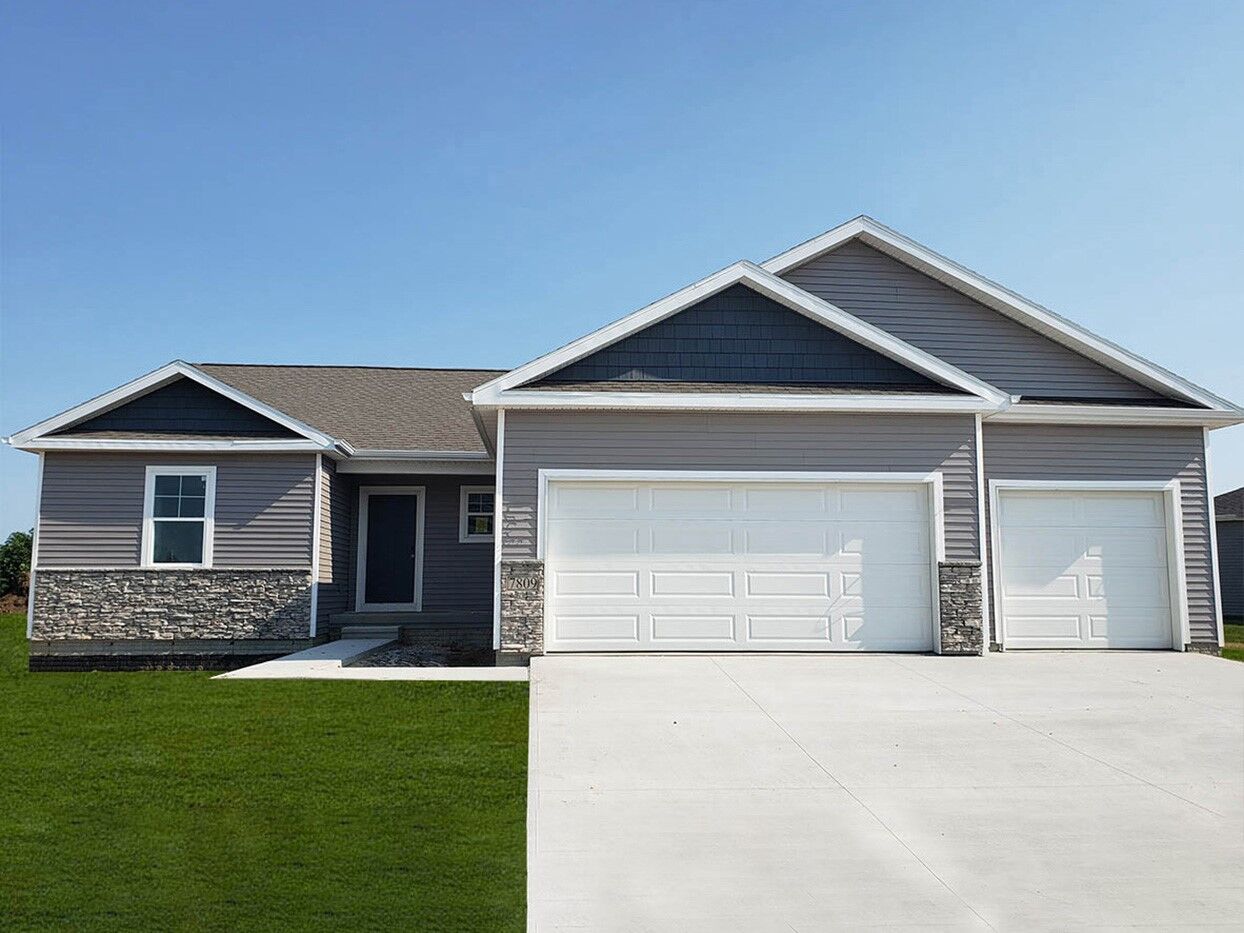 Property Photo:  14531 Ironwood Court  IA 50111 