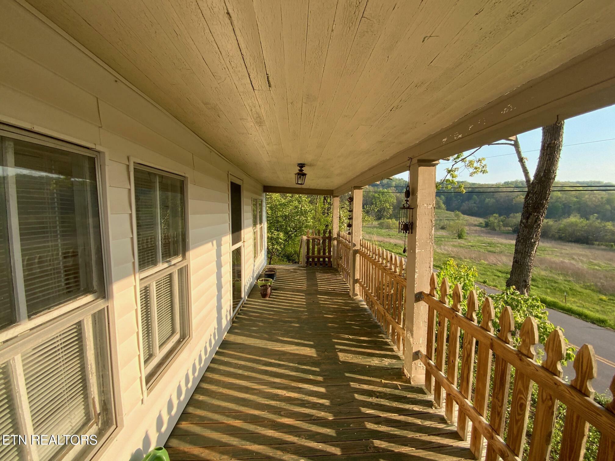 Property Photo: 2519 Maples Branch Rd TN 37876