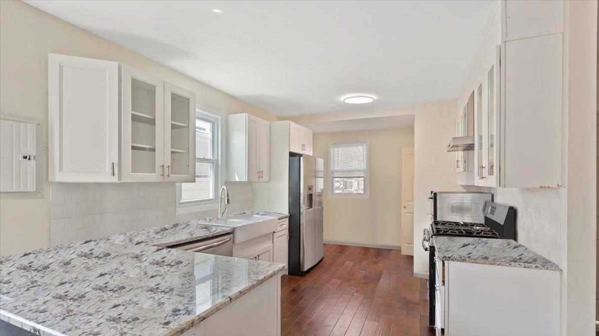 Property Photo: 3169 Fairmount Avenue NY 10465