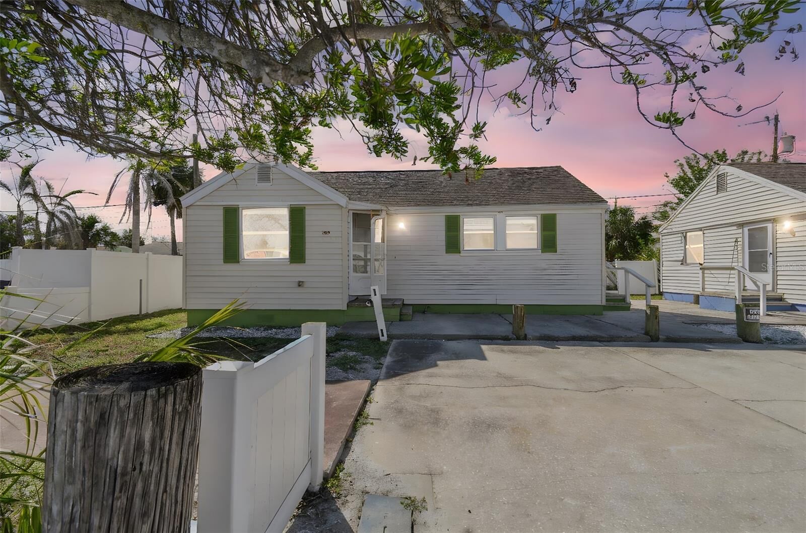 Property Photo: 103 146th Avenue E FL 33708