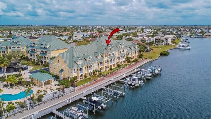 Property Photo: 6414 Sunset Bay Circle FL 33572
