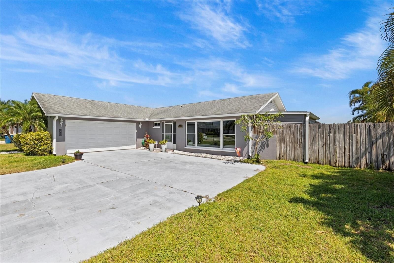 Property Photo: 2924 Catherine Drive FL 33759