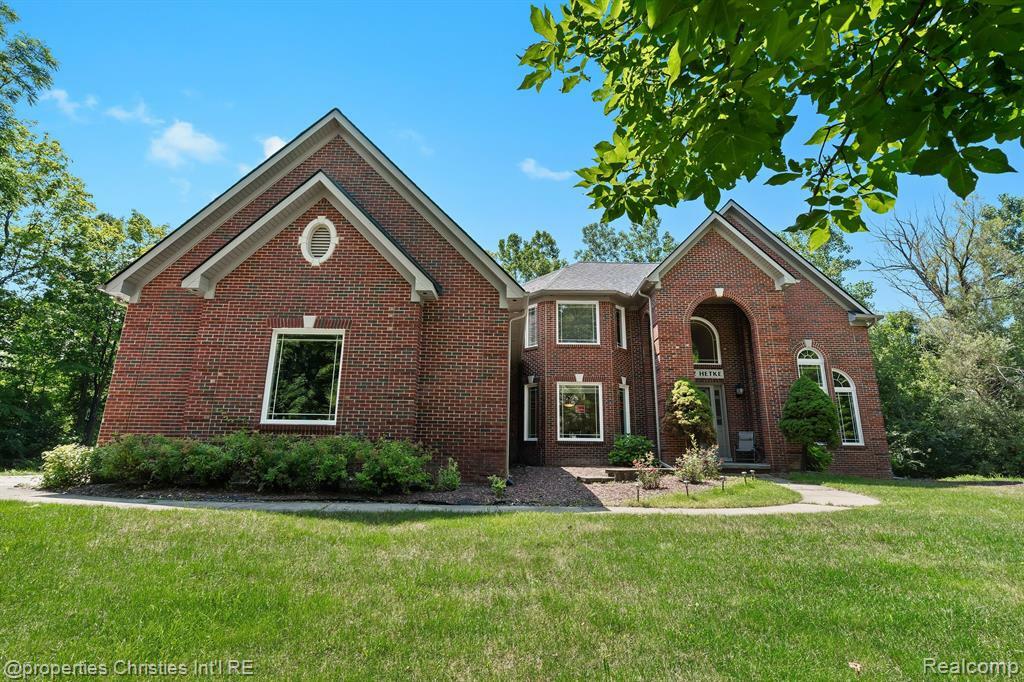 Property Photo: 21232 Hetke Drive MI 48335 4830