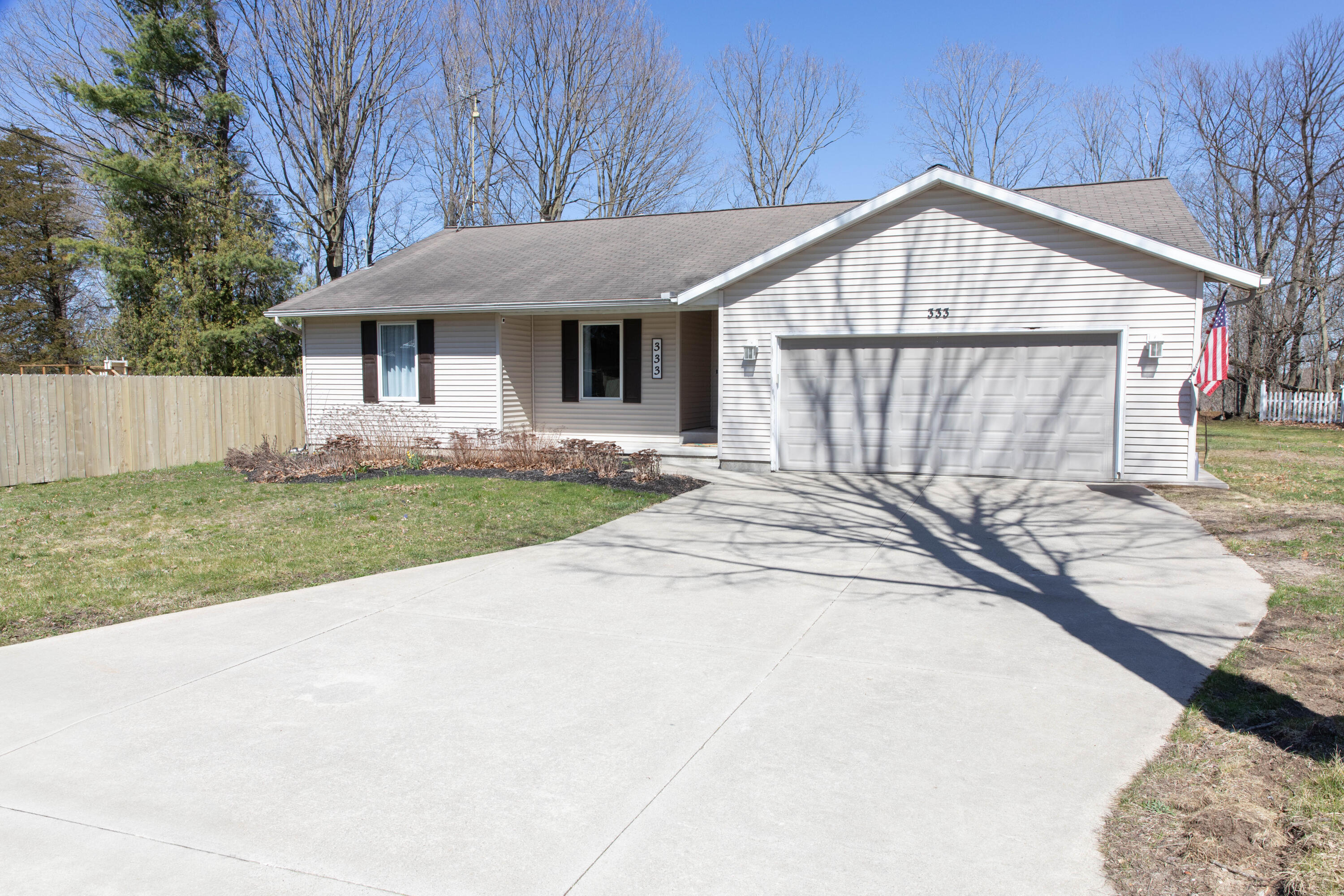 Property Photo: 333 Quarterline Street MI 49337