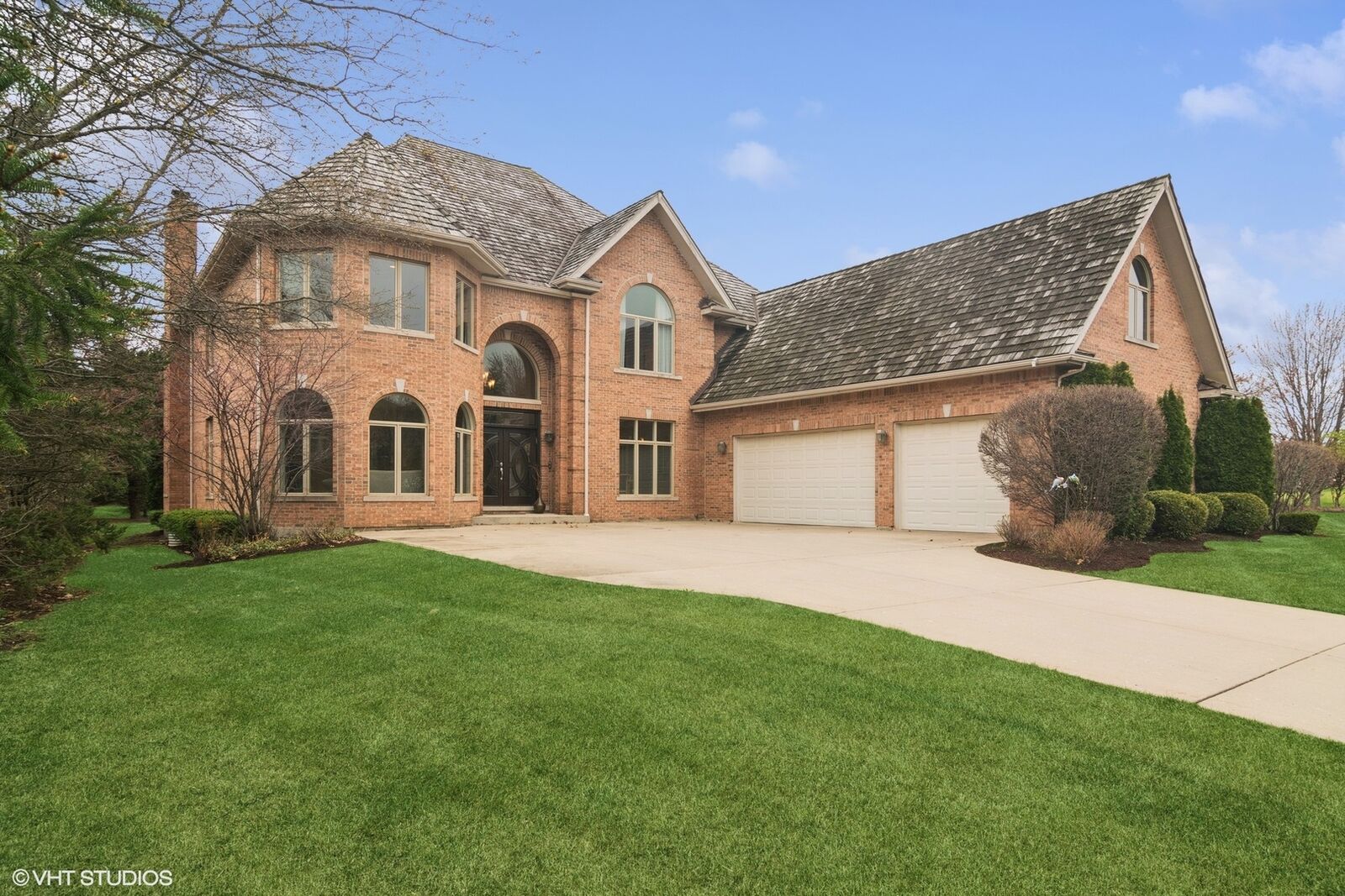 Property Photo: 1736 Pebble Beach Way IL 60061