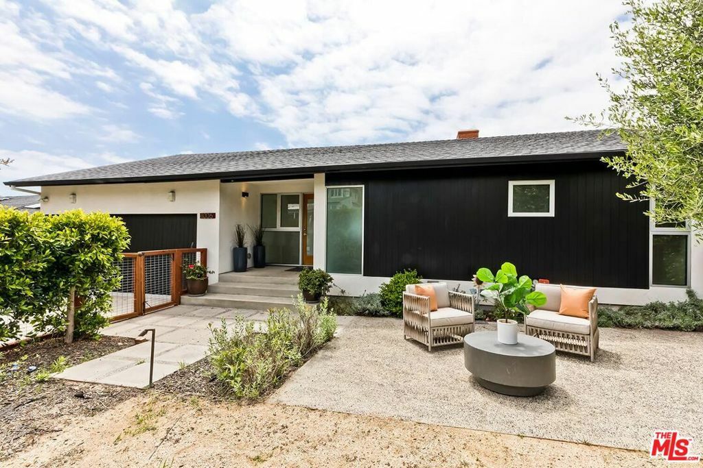Property Photo: 1006 Berkeley Street CA 90403