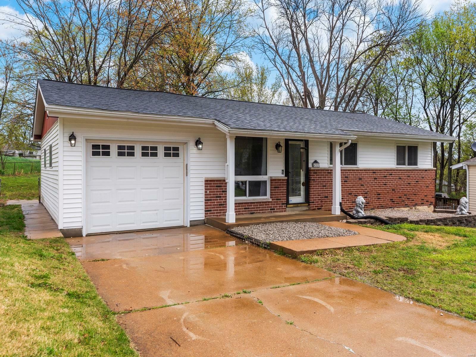 Property Photo: 4353 Bordeaux Drive MO 63129