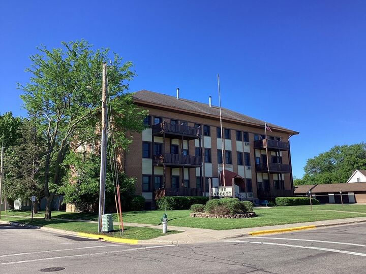 Property Photo:  913 Abbott Street 203  MN 56007 