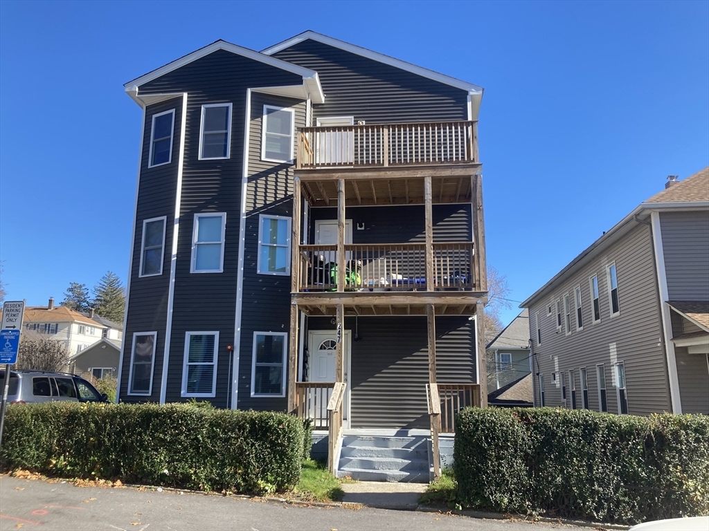 247 Pilgrim Ave  Worcester MA 01604 photo