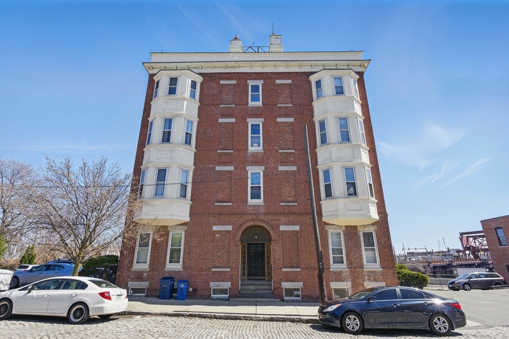 37 Winnisimmet St 6  Chelsea MA 02150 photo