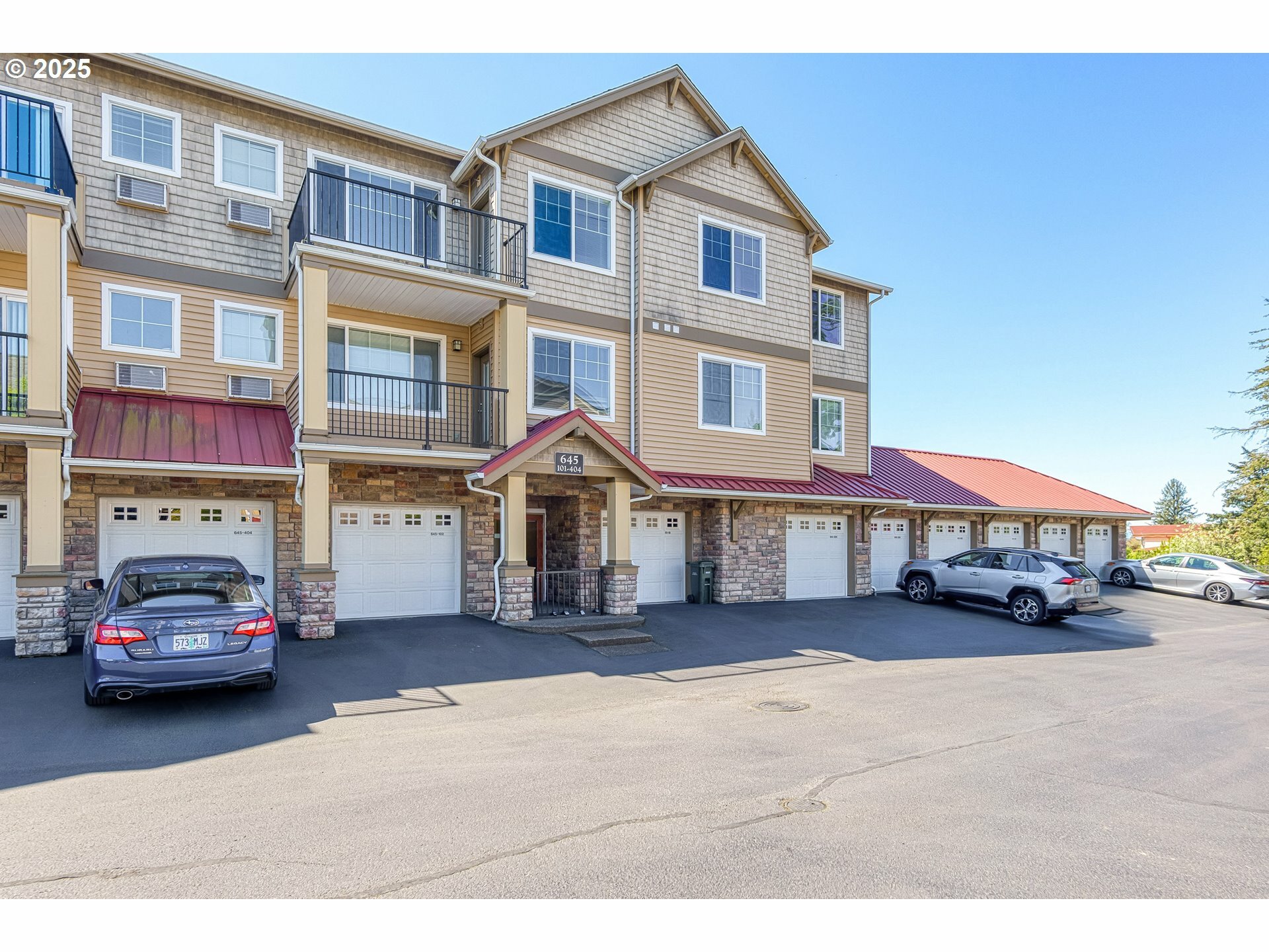 Property Photo: 645 NW Falling Waters Ln 303 OR 97229