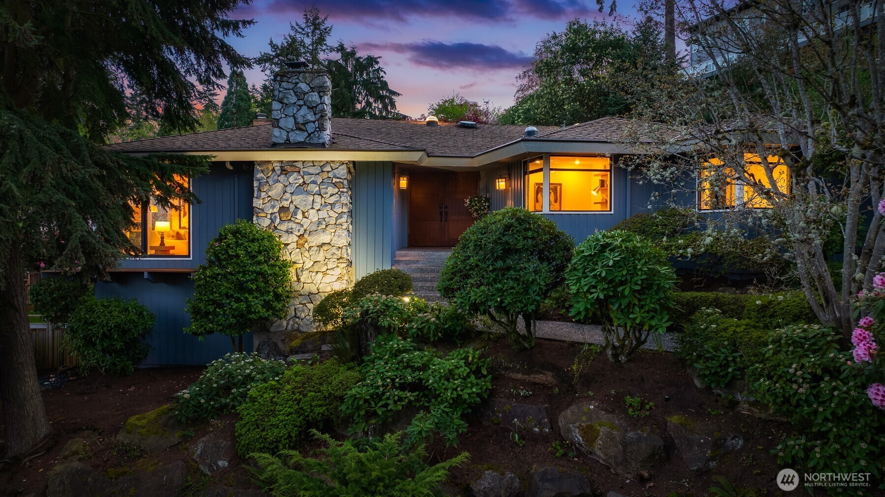 Property Photo: 4275 95th Avenue SE WA 98040