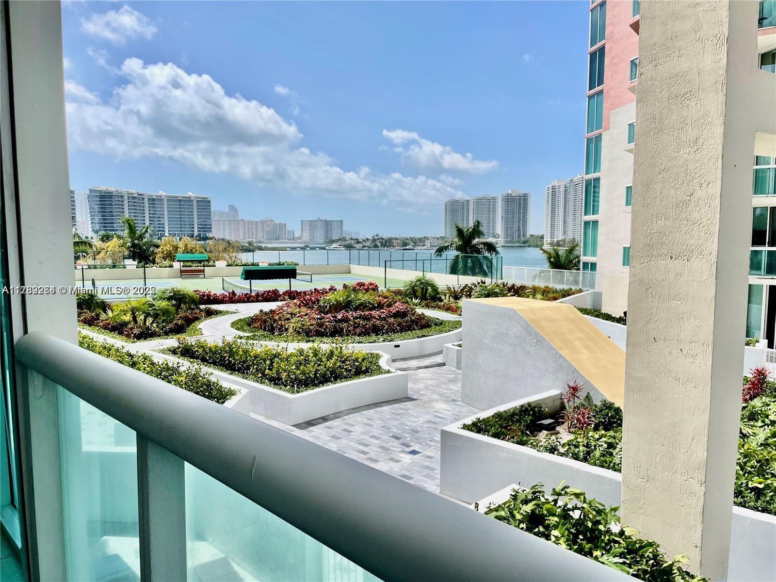 Property Photo: 3370 NE 190th St 510 FL 33180