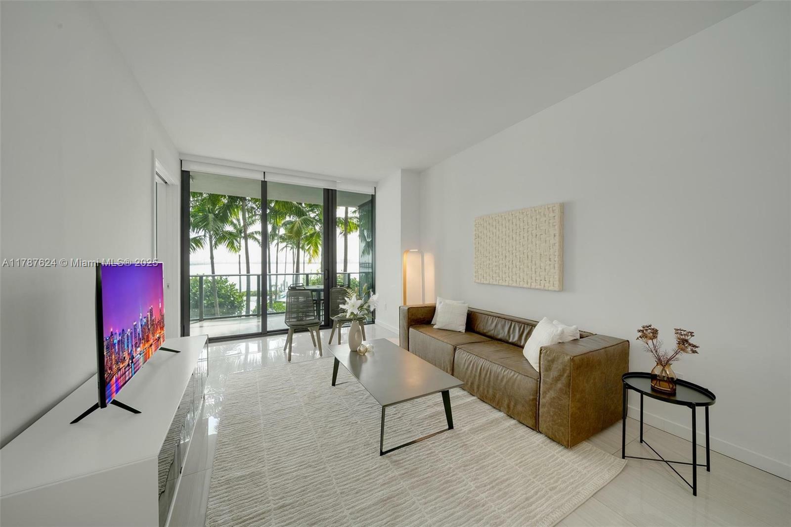 Property Photo: 480 NE 31st St 605 FL 33137