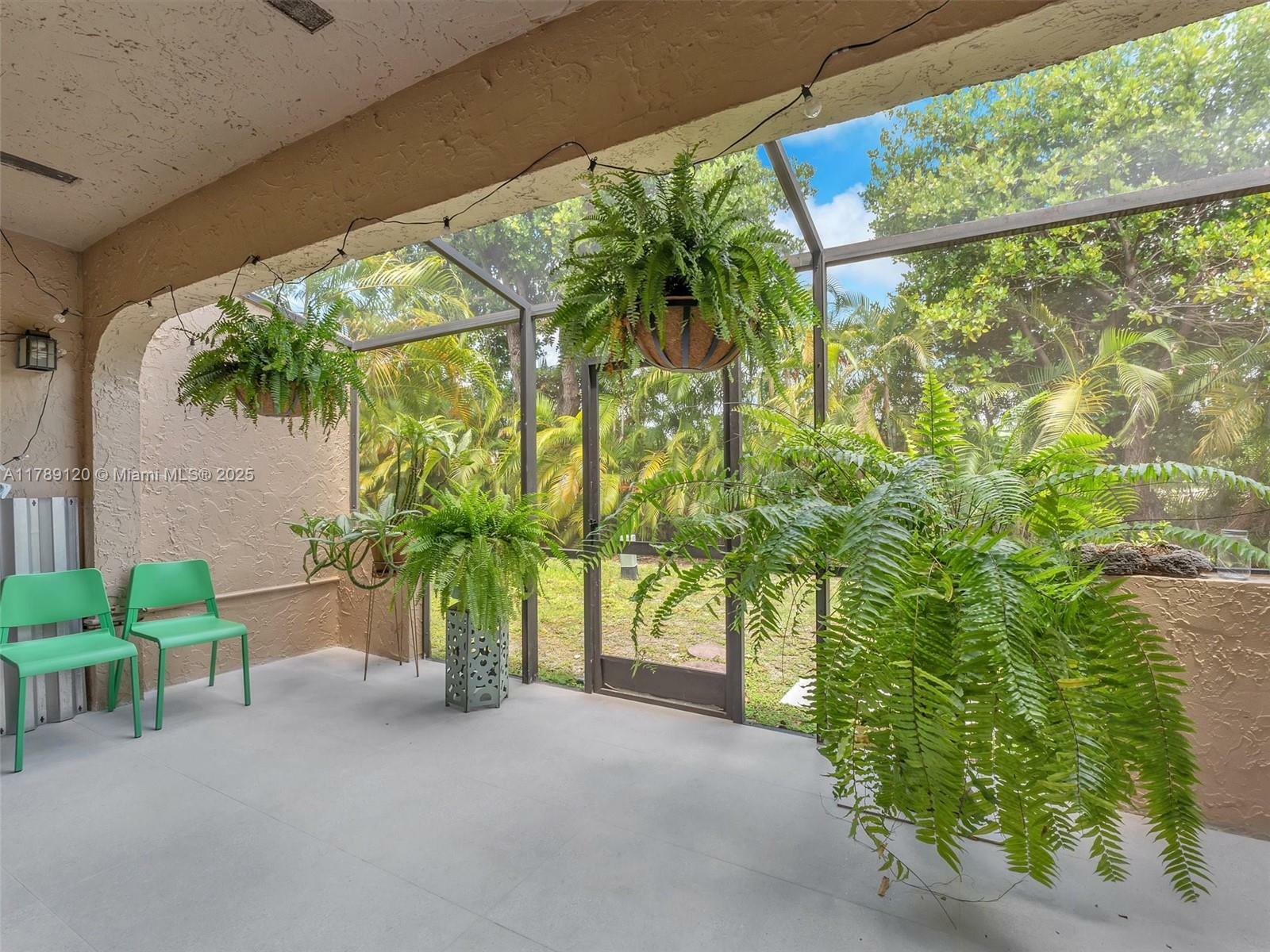 Property Photo: 4006 Estepona Ave 3-D-3 FL 33178
