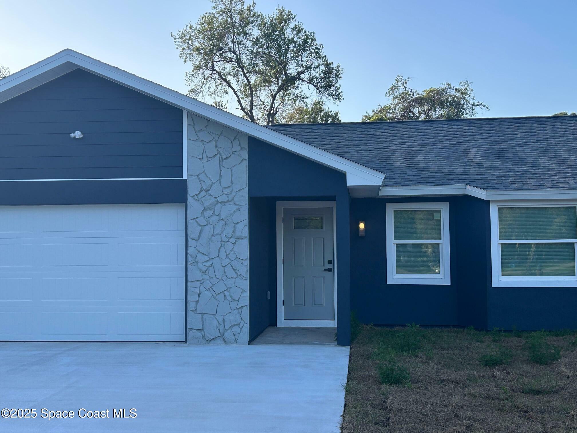 Property Photo: 4000 Peppertree Street FL 32926
