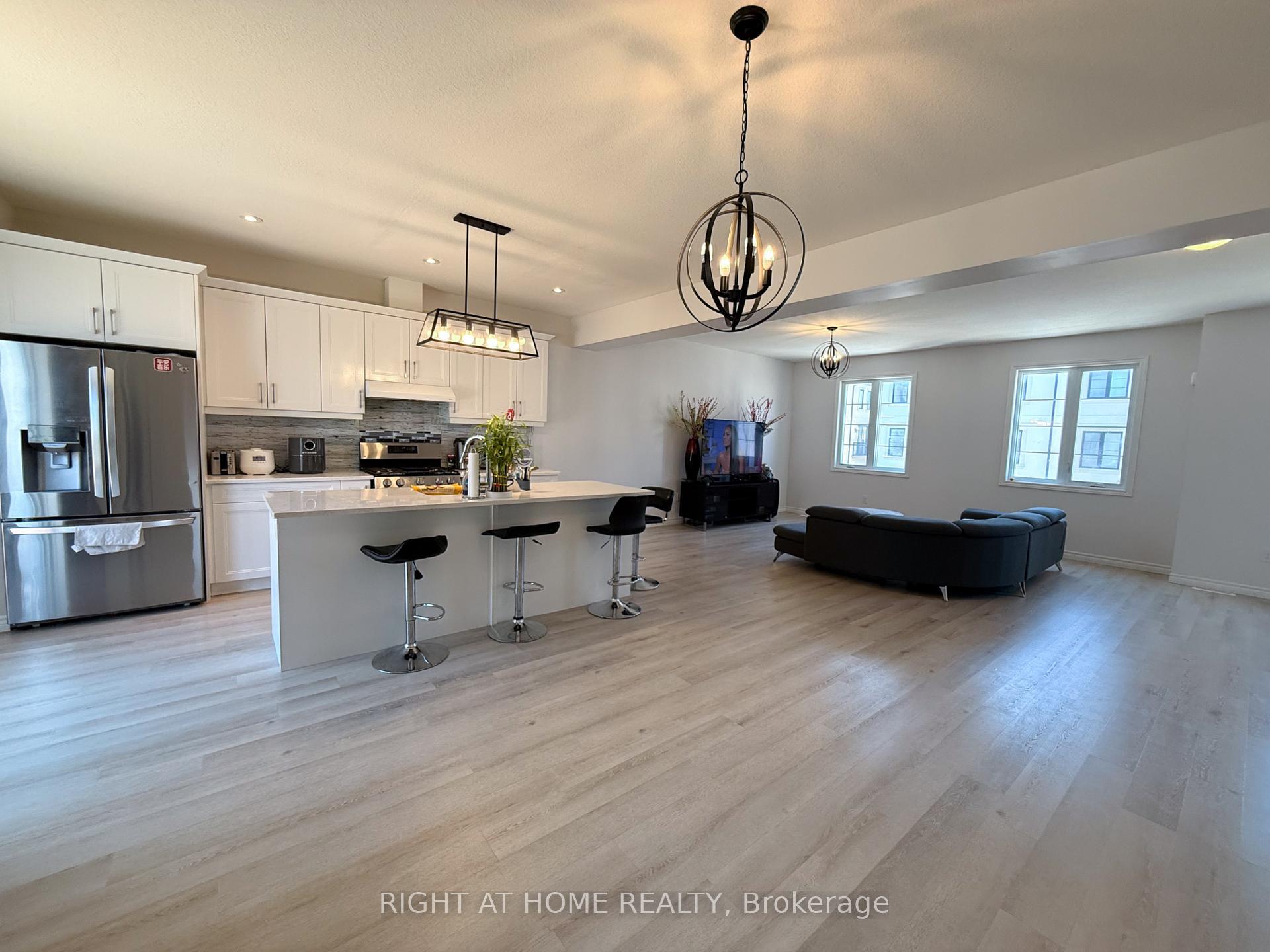 Property Photo: 435 Callaway Road 37 ON N6G 2N1