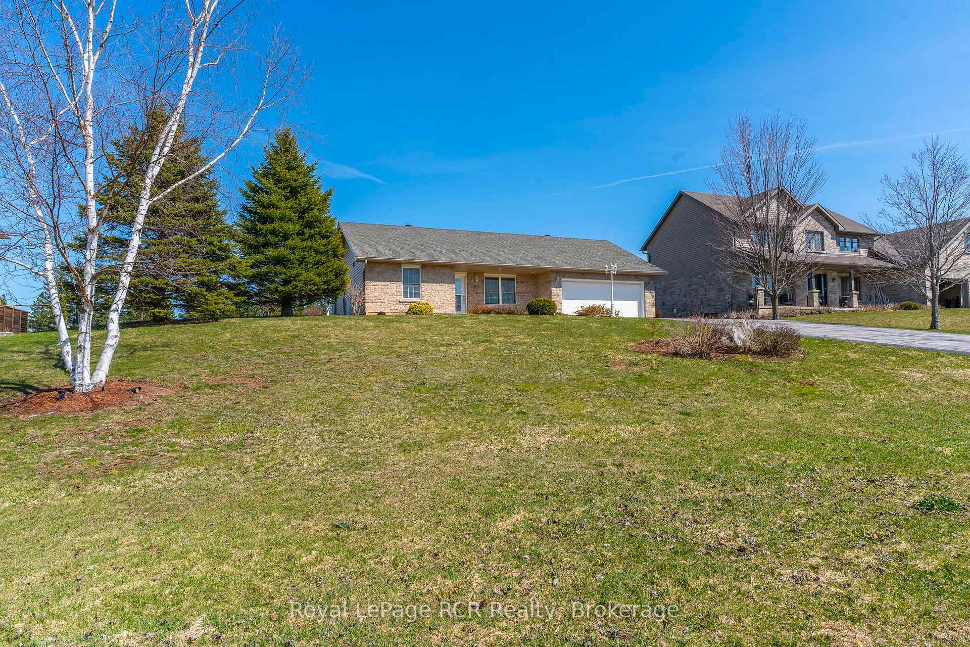 Property Photo: 87 Heather Lynn Boulevard ON N0H 2N0