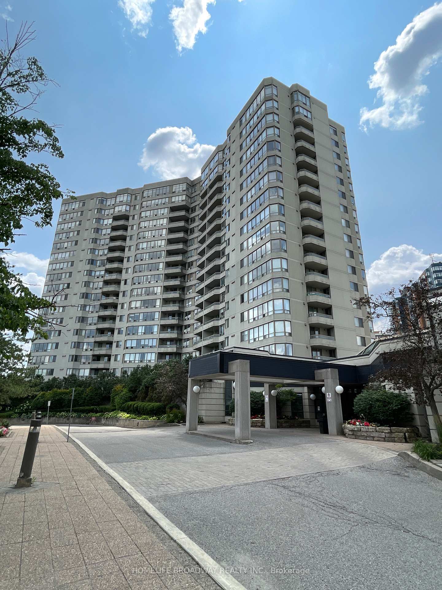 Property Photo: 150 Alton Towers Circle 1714 ON M1V 4X7