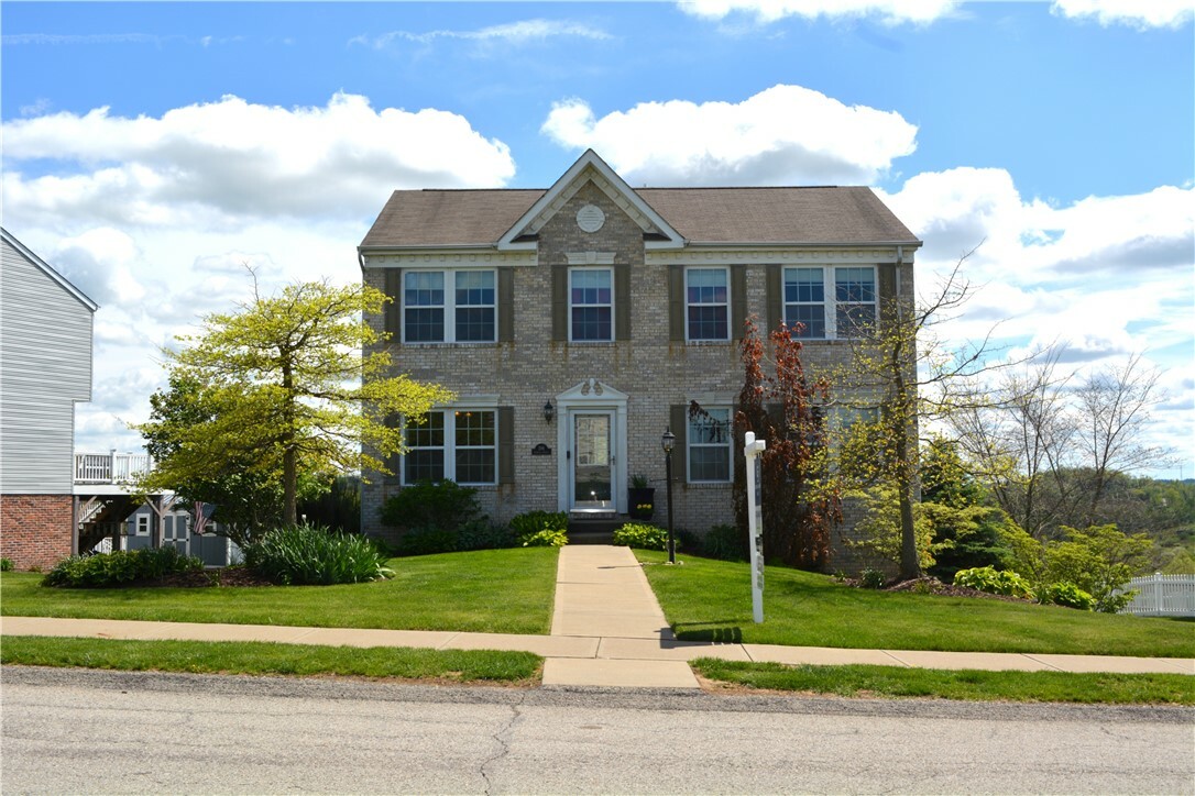 Property Photo: 206 Compass Ct PA 15057