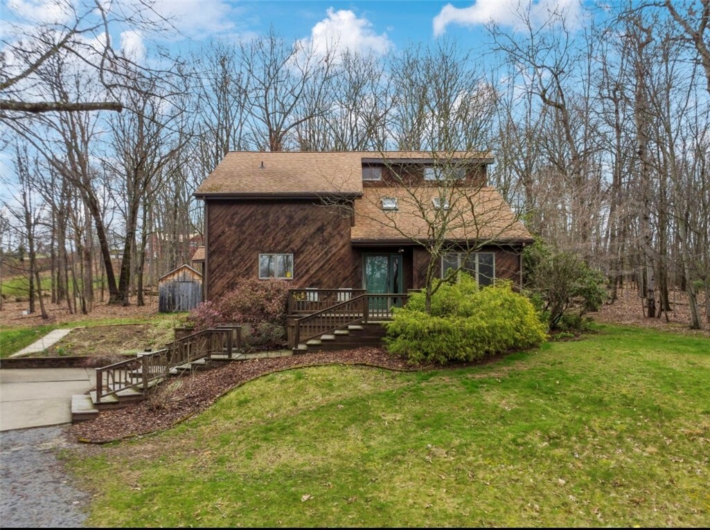 Property Photo: 451 Swager Ln PA 15065