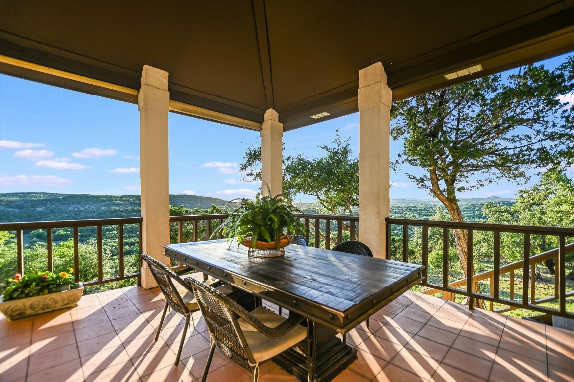 Property Photo: 100 Mesa Drive TX 78676