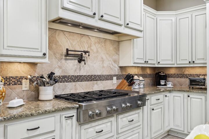 Property Photo: 190 Estrella Crossing TX 78628