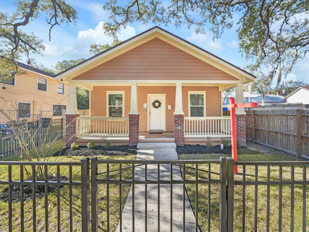 Property Photo: 1140 Ionia Street FL 32206