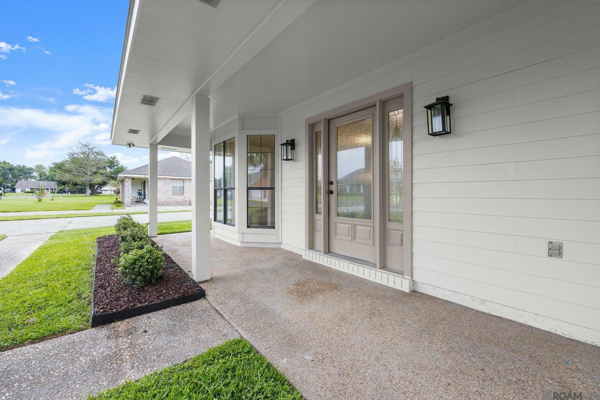 Property Photo: 2380 Ory Dr LA 70719
