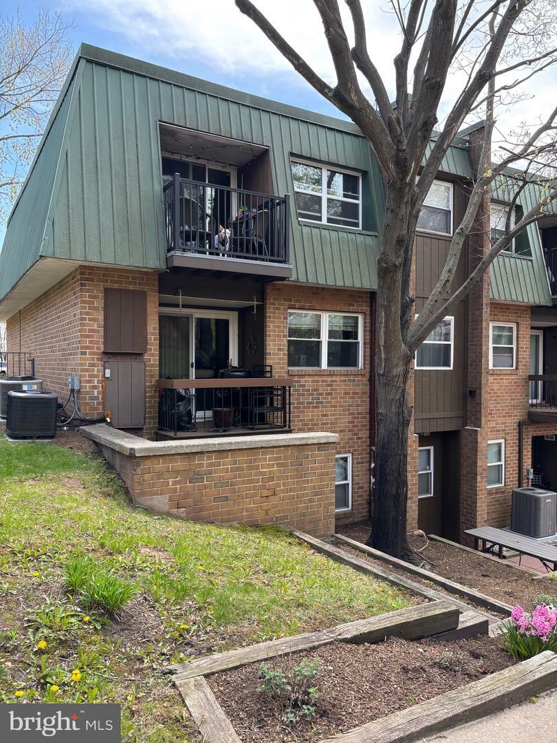 Property Photo: 402 Meadowview Lane 402 PA 19453