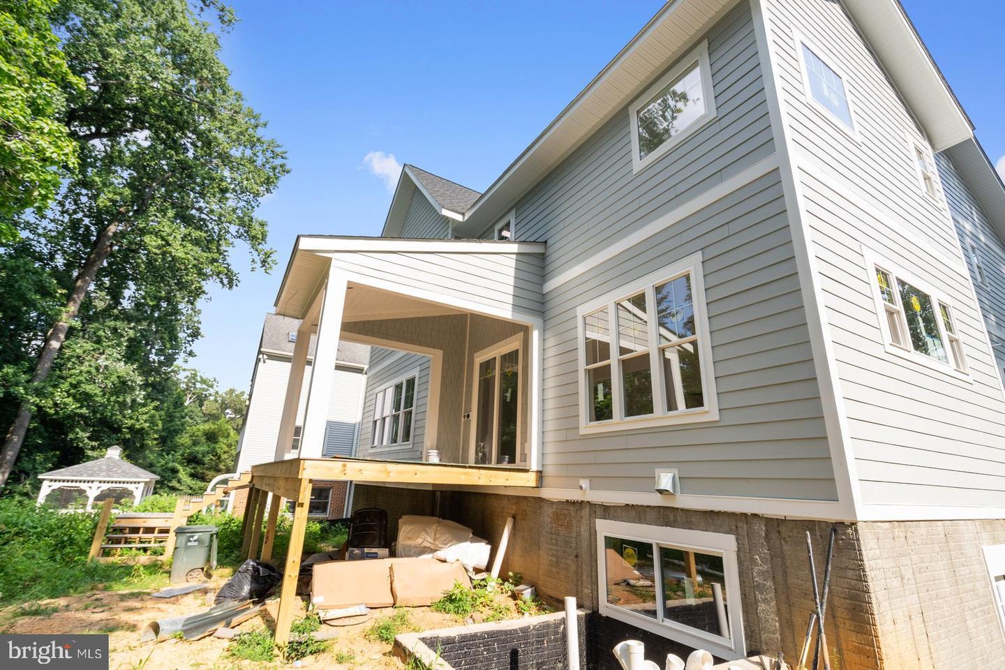 Property Photo: 5427 3rd Street S VA 22204