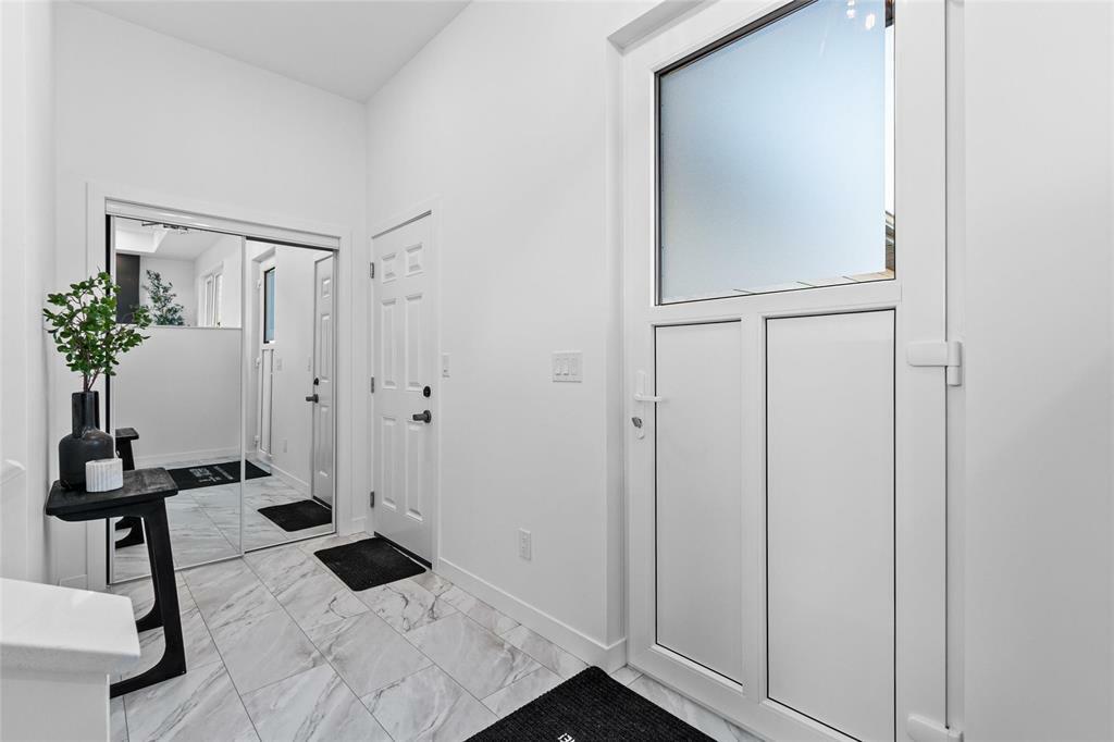 Property Photo: 9 Woodland Drive MB R5G 2Z1
