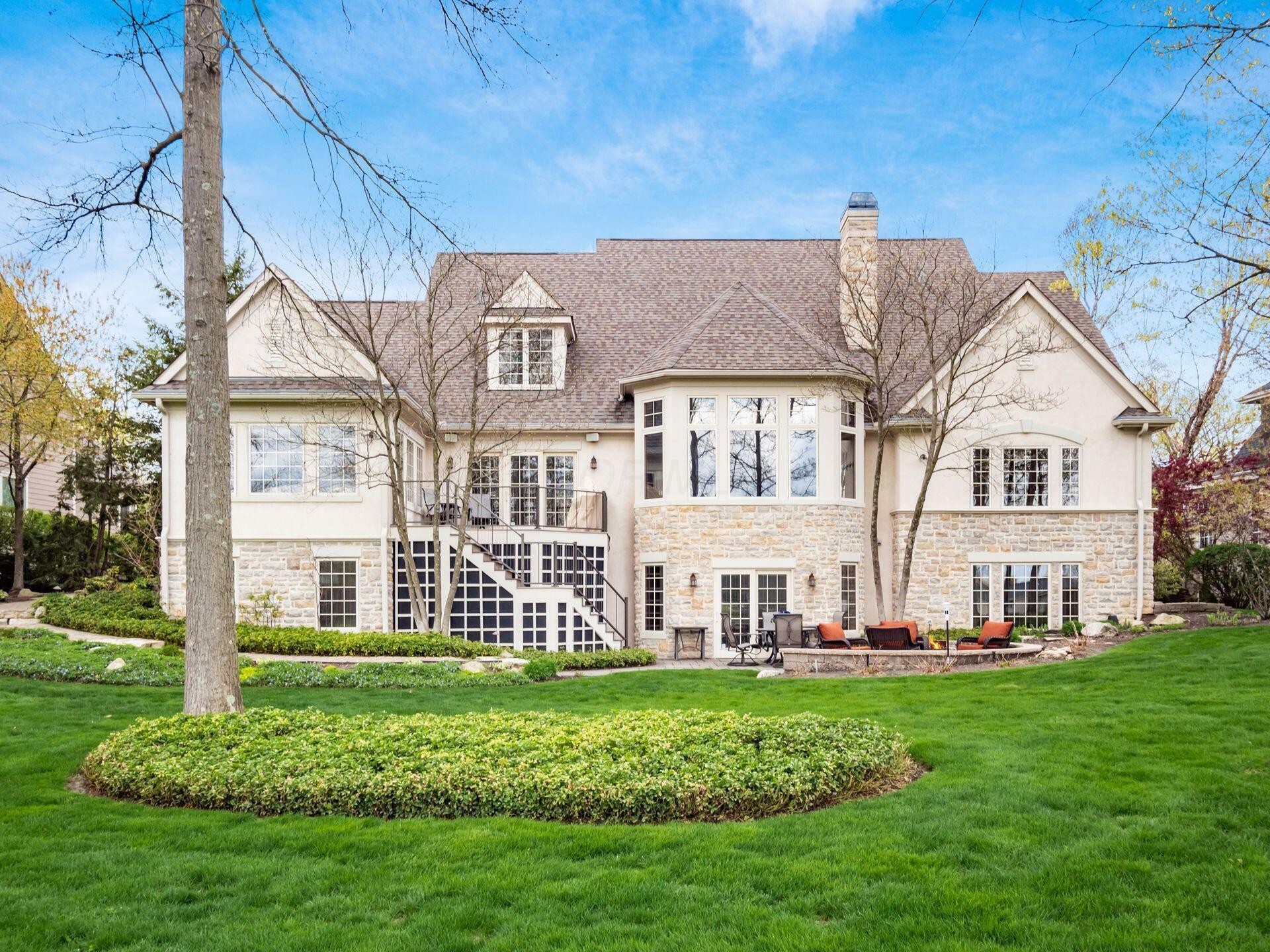 Property Photo: 8528 Tartan Fields Drive OH 43017
