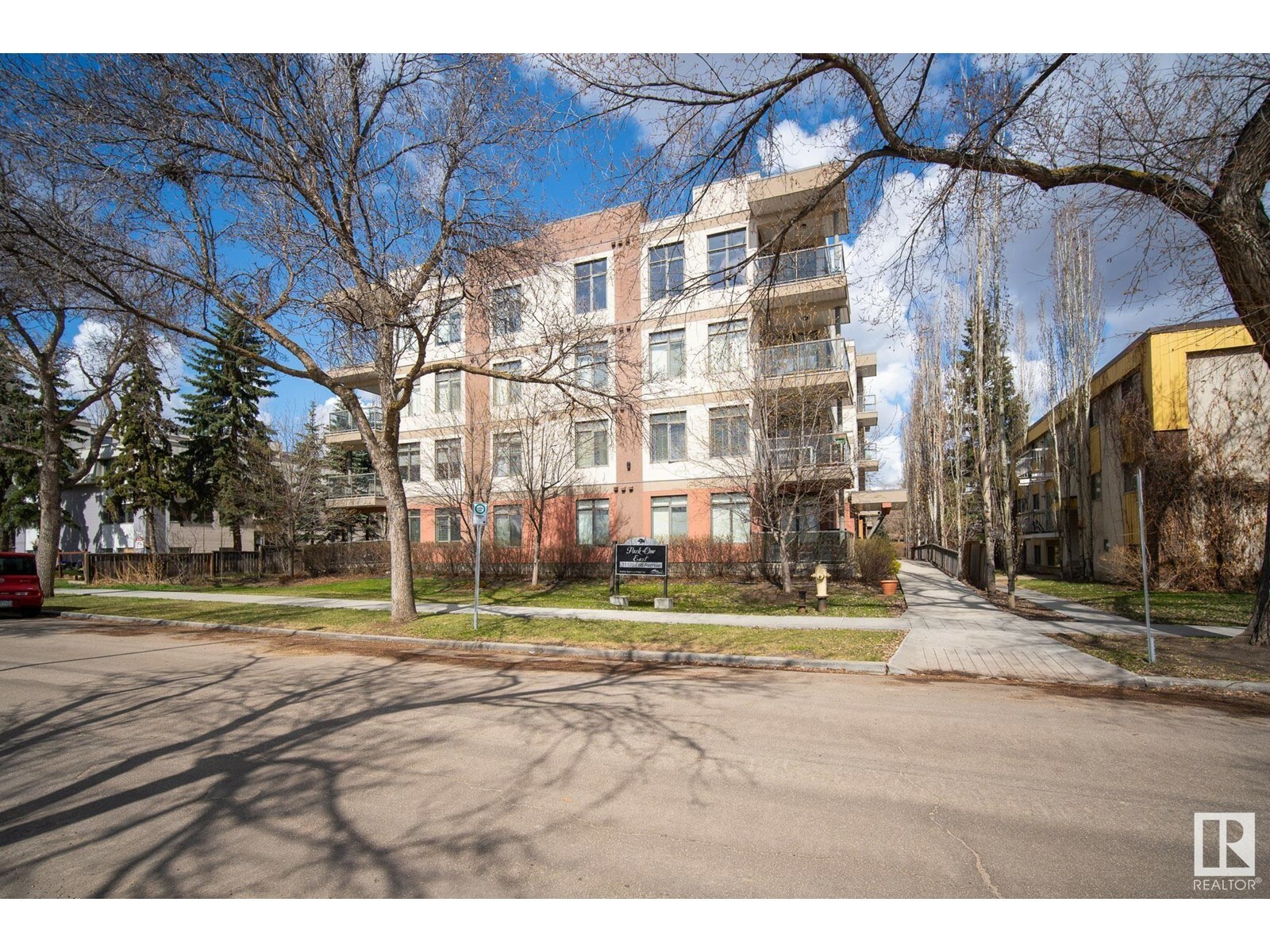 Property Photo: #408 11120 68 Av NW AB T6H 2C2