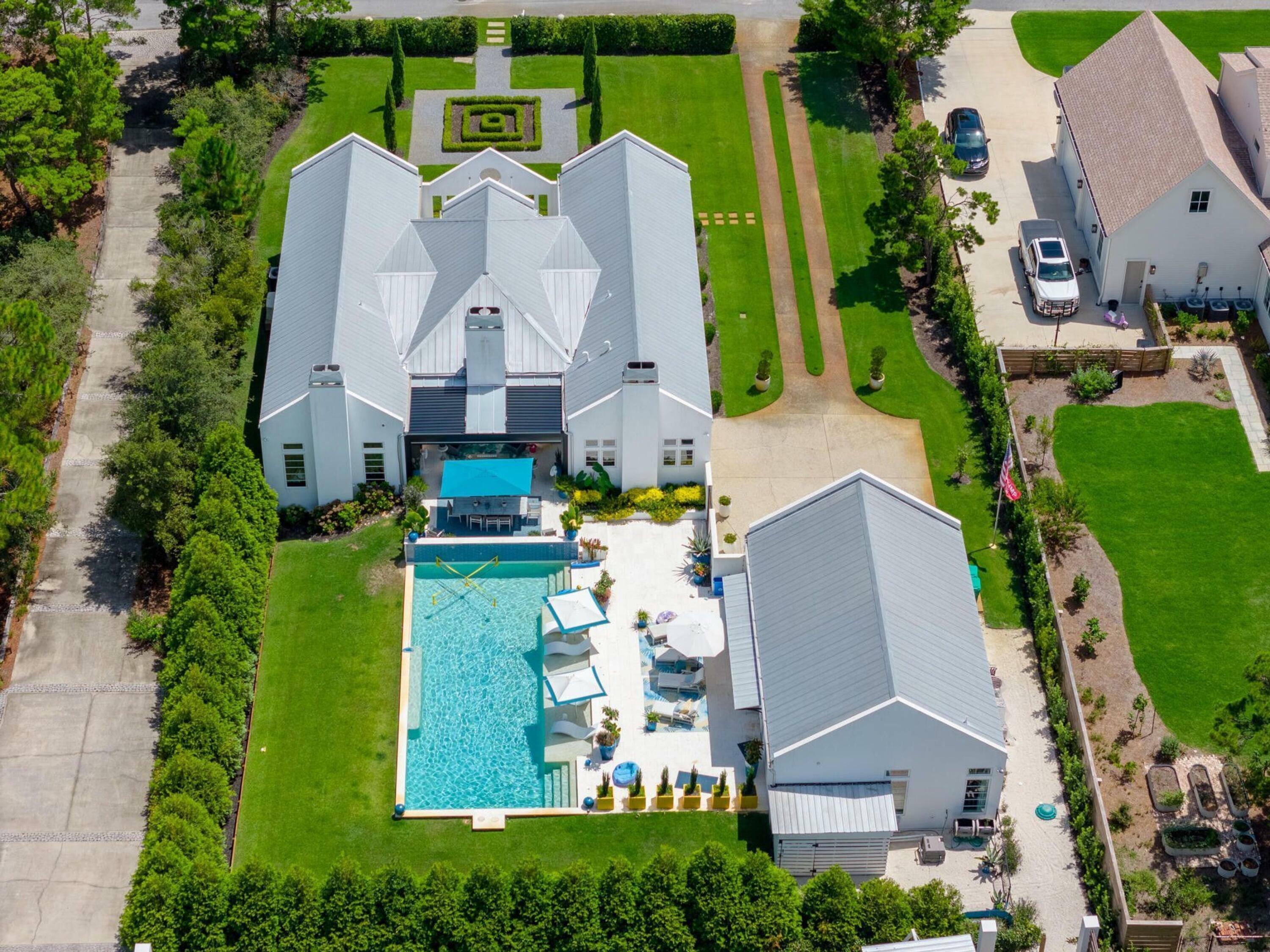 Property Photo: 34 W Blue Coral Drive FL 32459