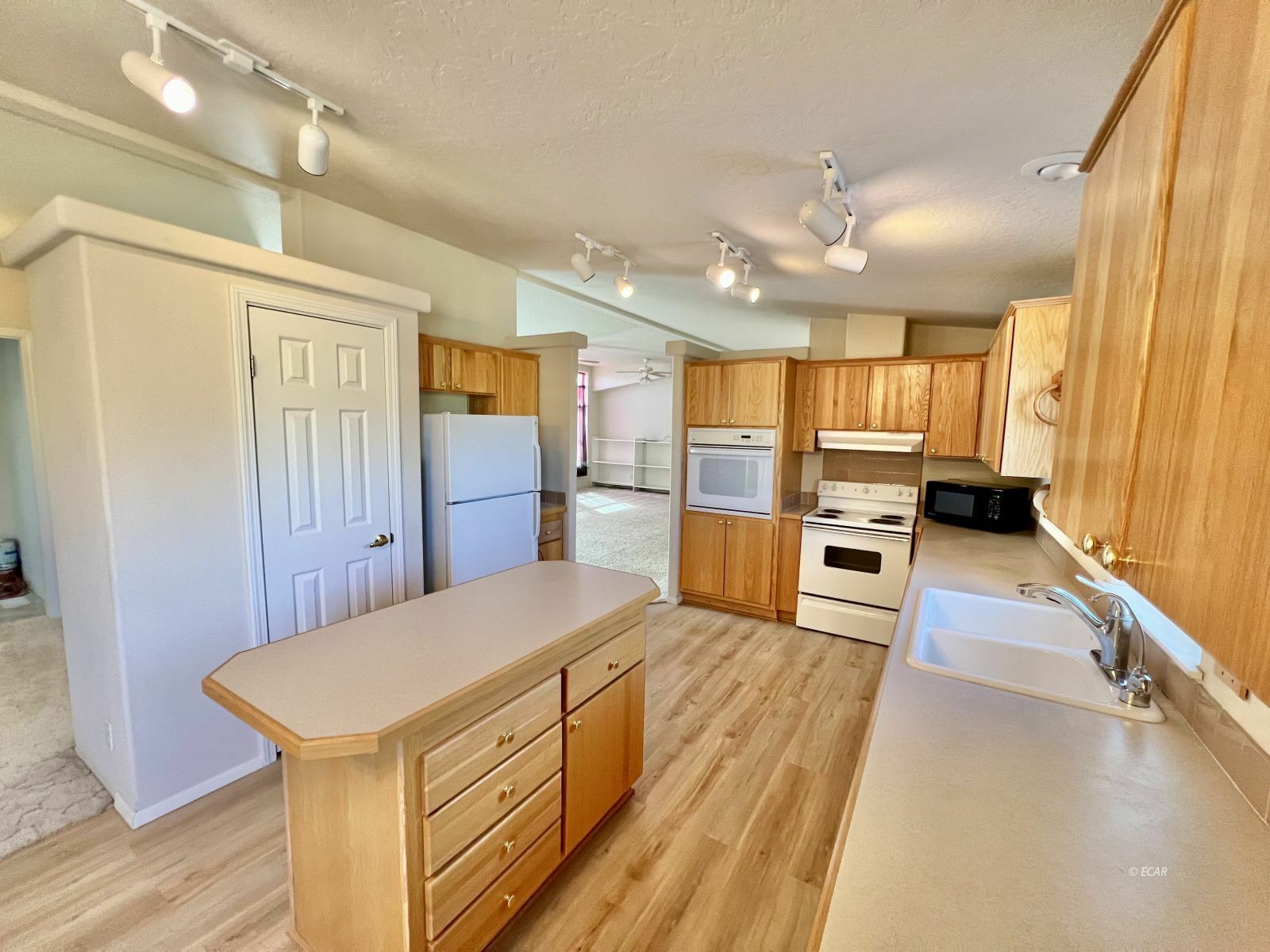 Property Photo: 1353 Lakeview Drive NV 89815
