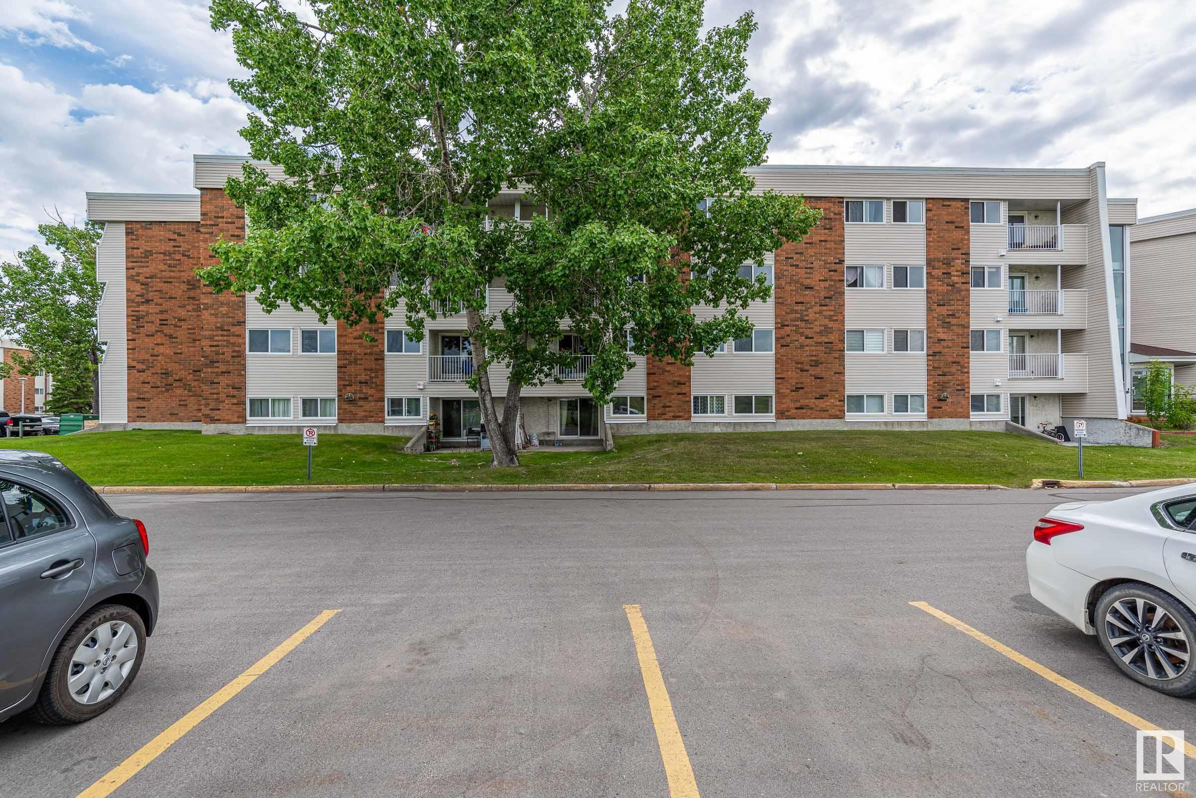 Property Photo: 11265 31 Avenue NW 77 AB T6J 3V7