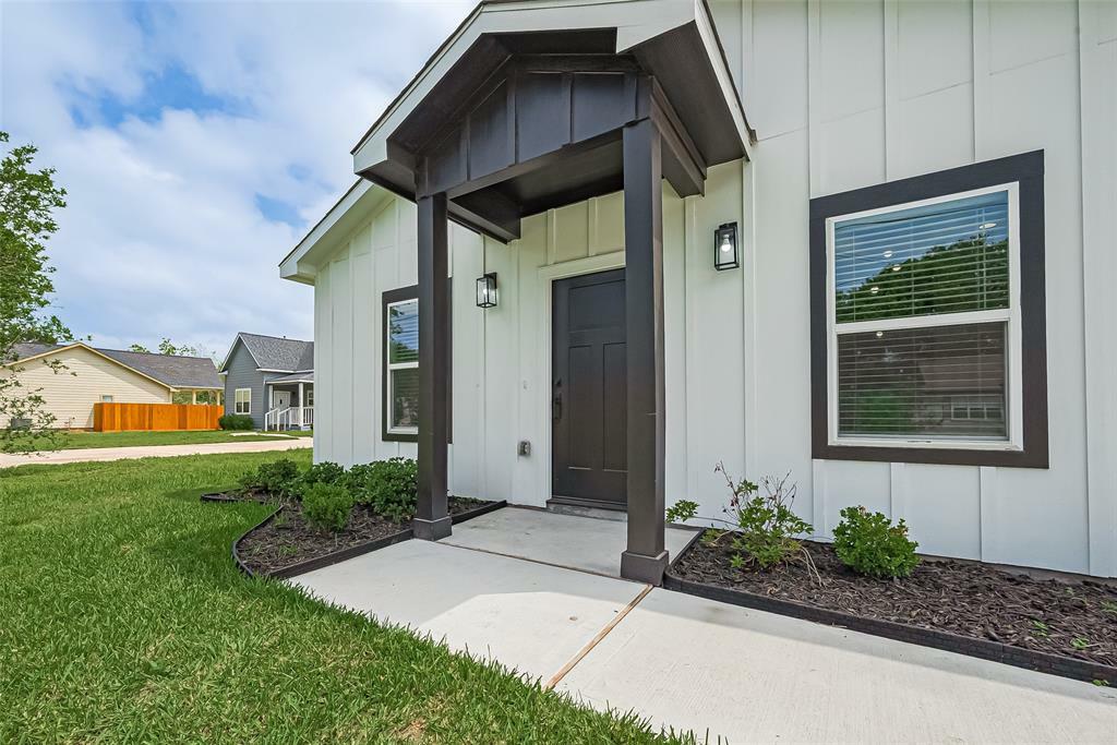 Property Photo: 630 Silliman TX 77474