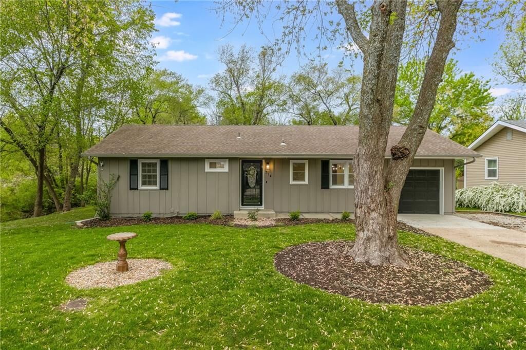 Property Photo:  714 Green Street  MO 64063 