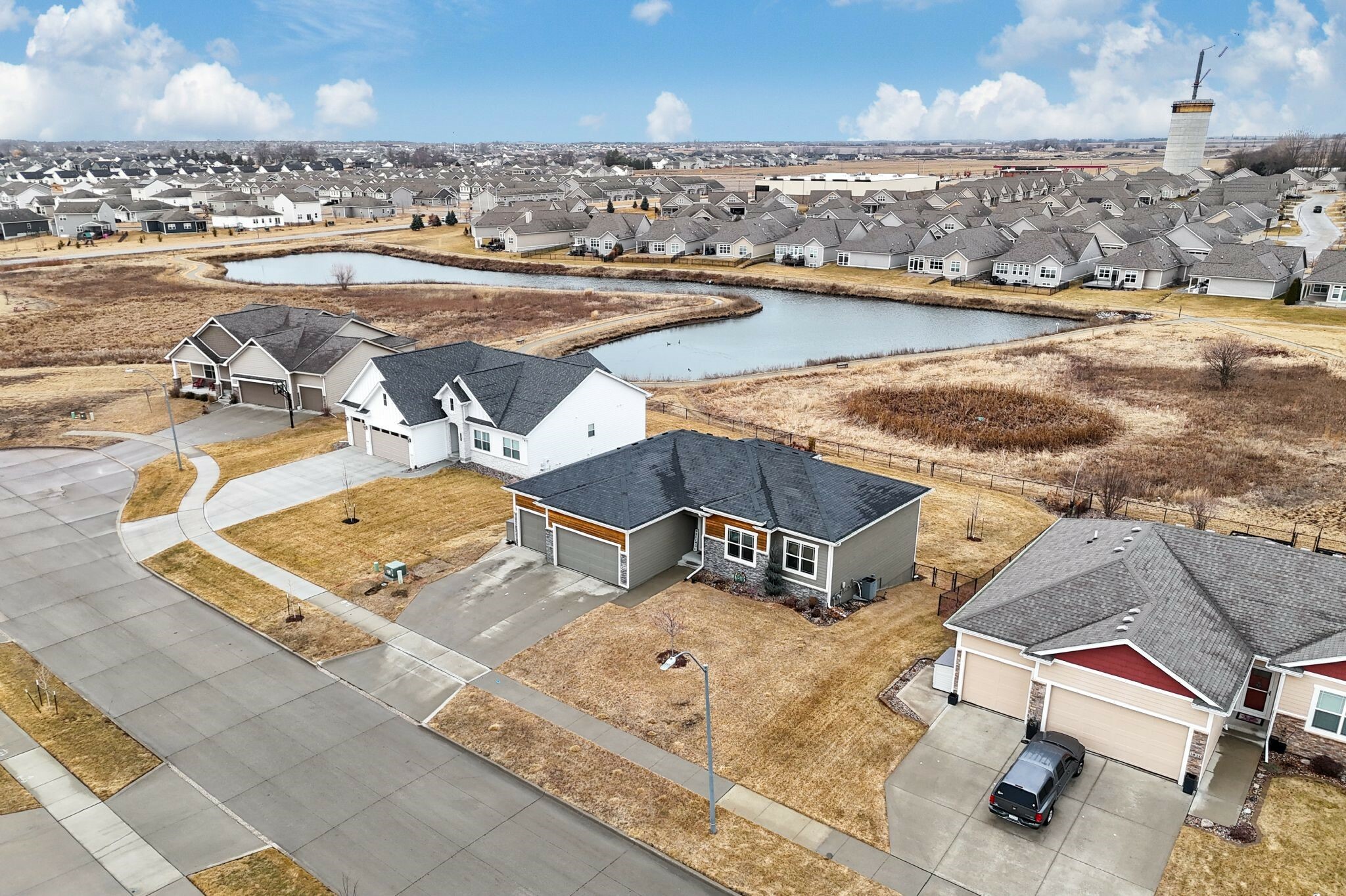 Property Photo: 3806 NW Applewood Court IA 50023