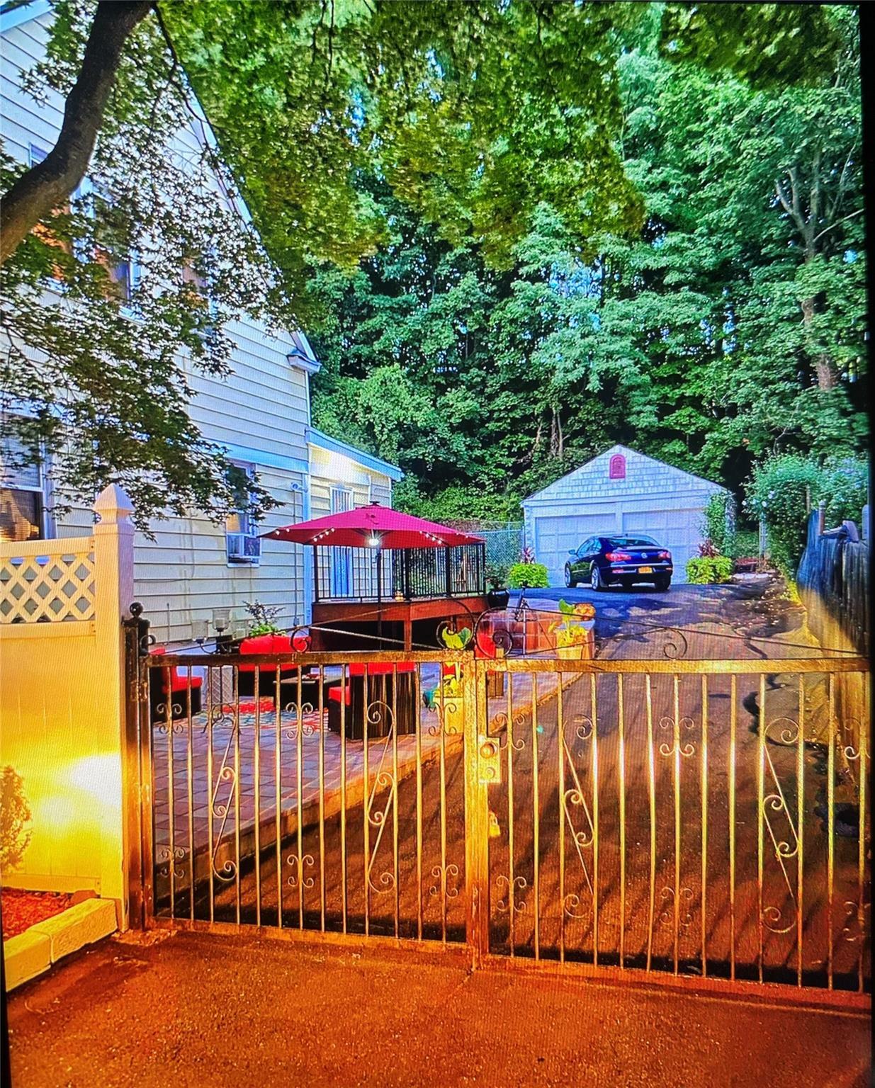 14 Touissant Avenue  Yonkers NY 10710 photo