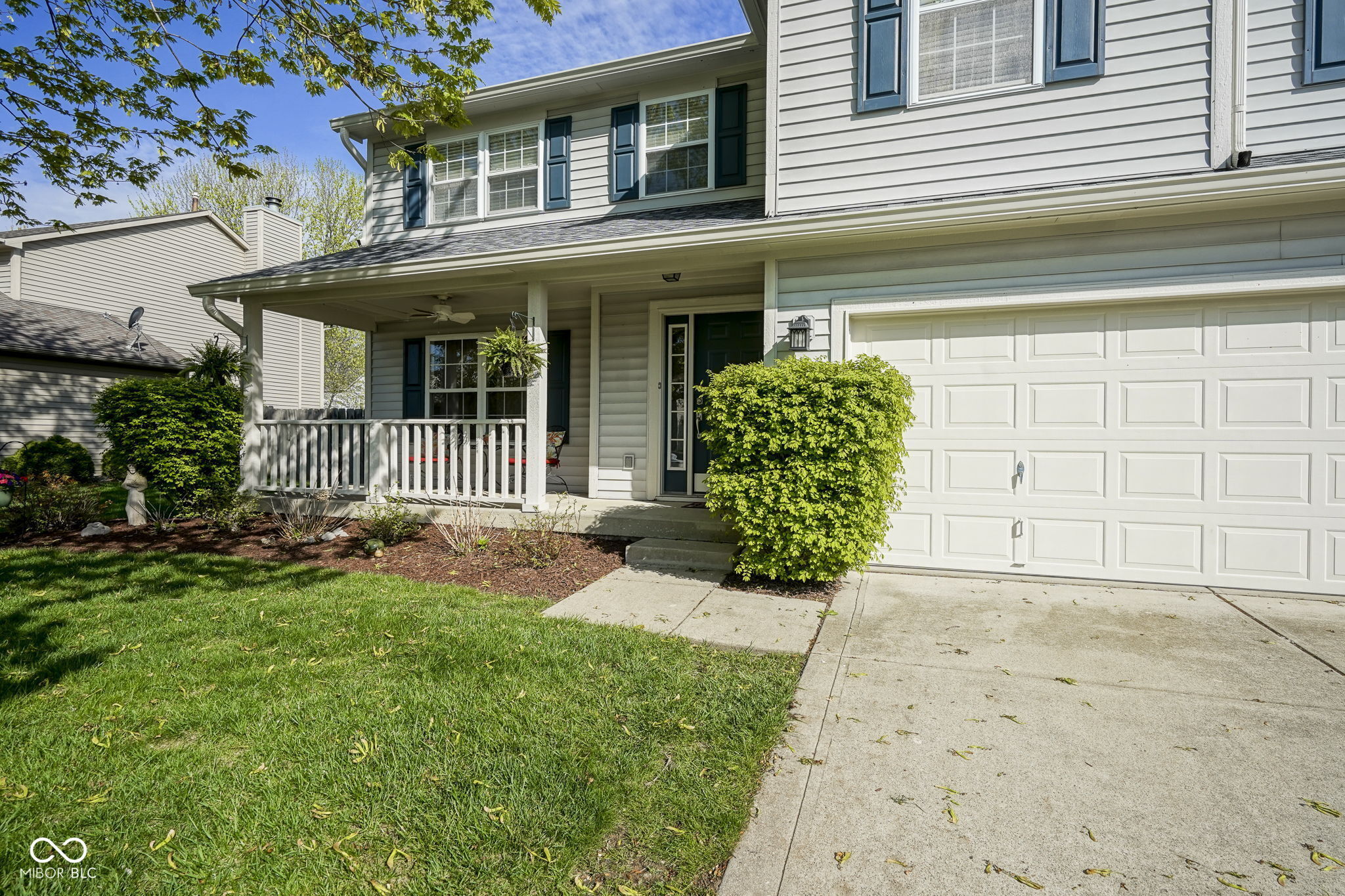 Property Photo: 11458 Falling Water Way IN 46037