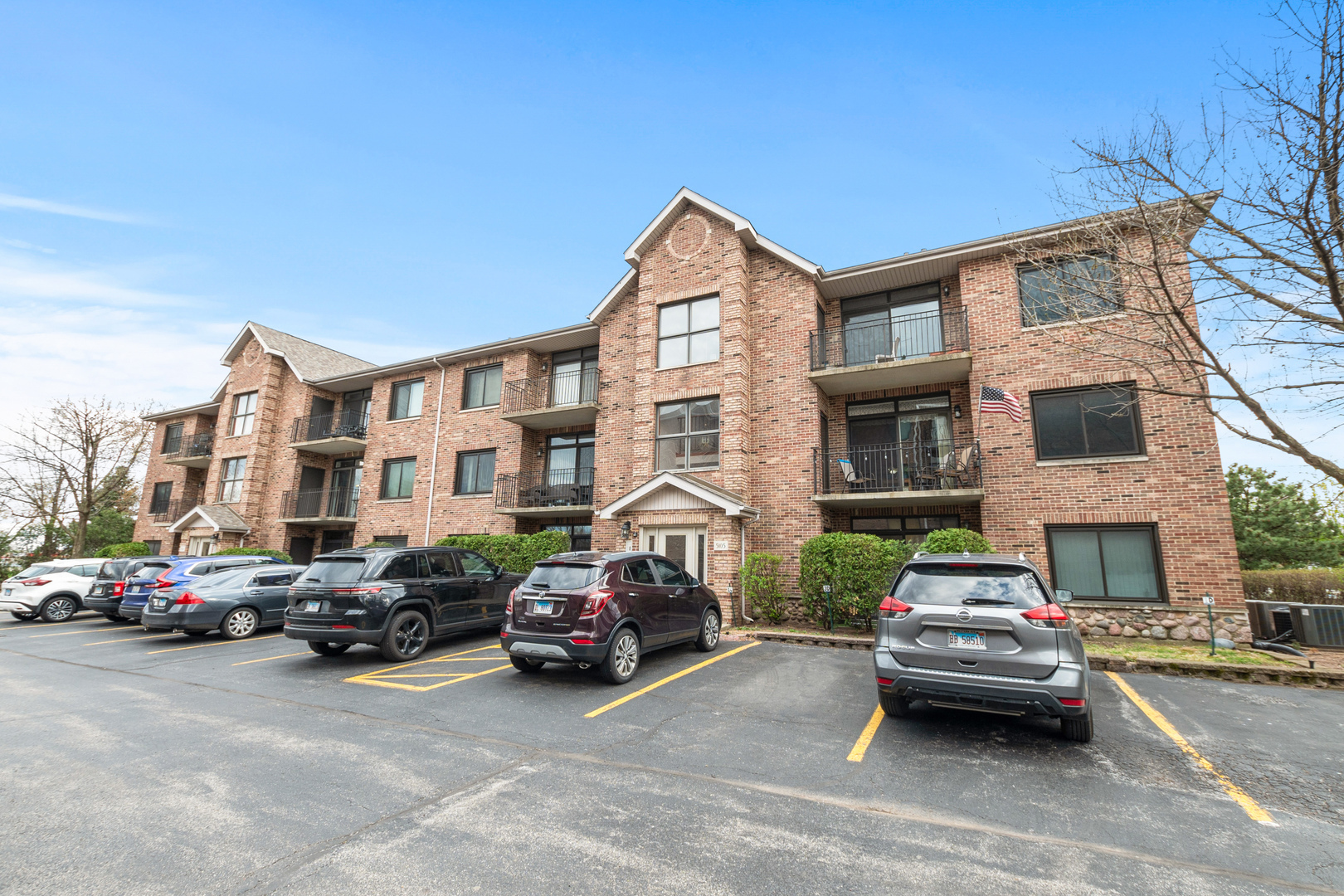 Property Photo: 5105 Deblin Lane 2D IL 60453