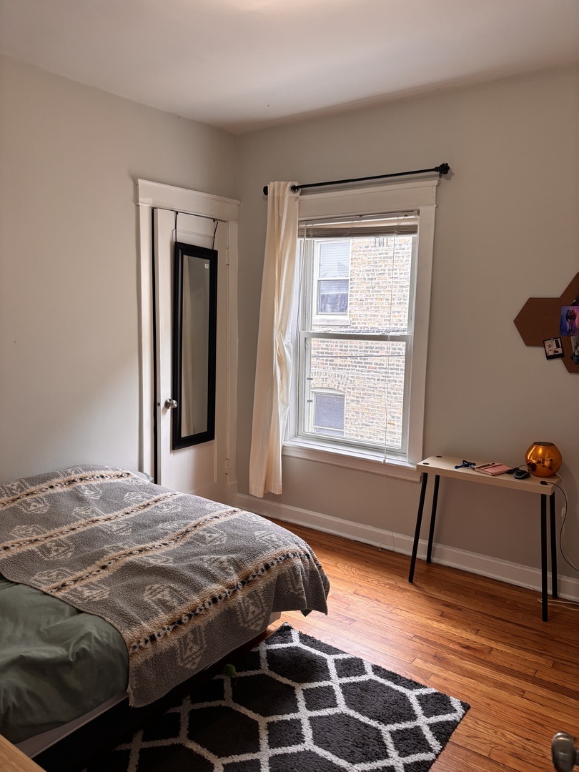 Property Photo:  5107 W Montrose Avenue 2W  IL 60630 