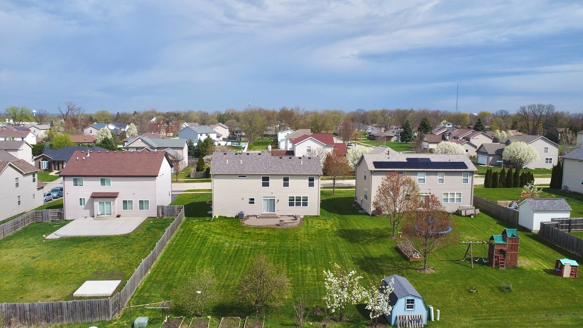 Property Photo: 661 Bluebonnett Drive IL 60505